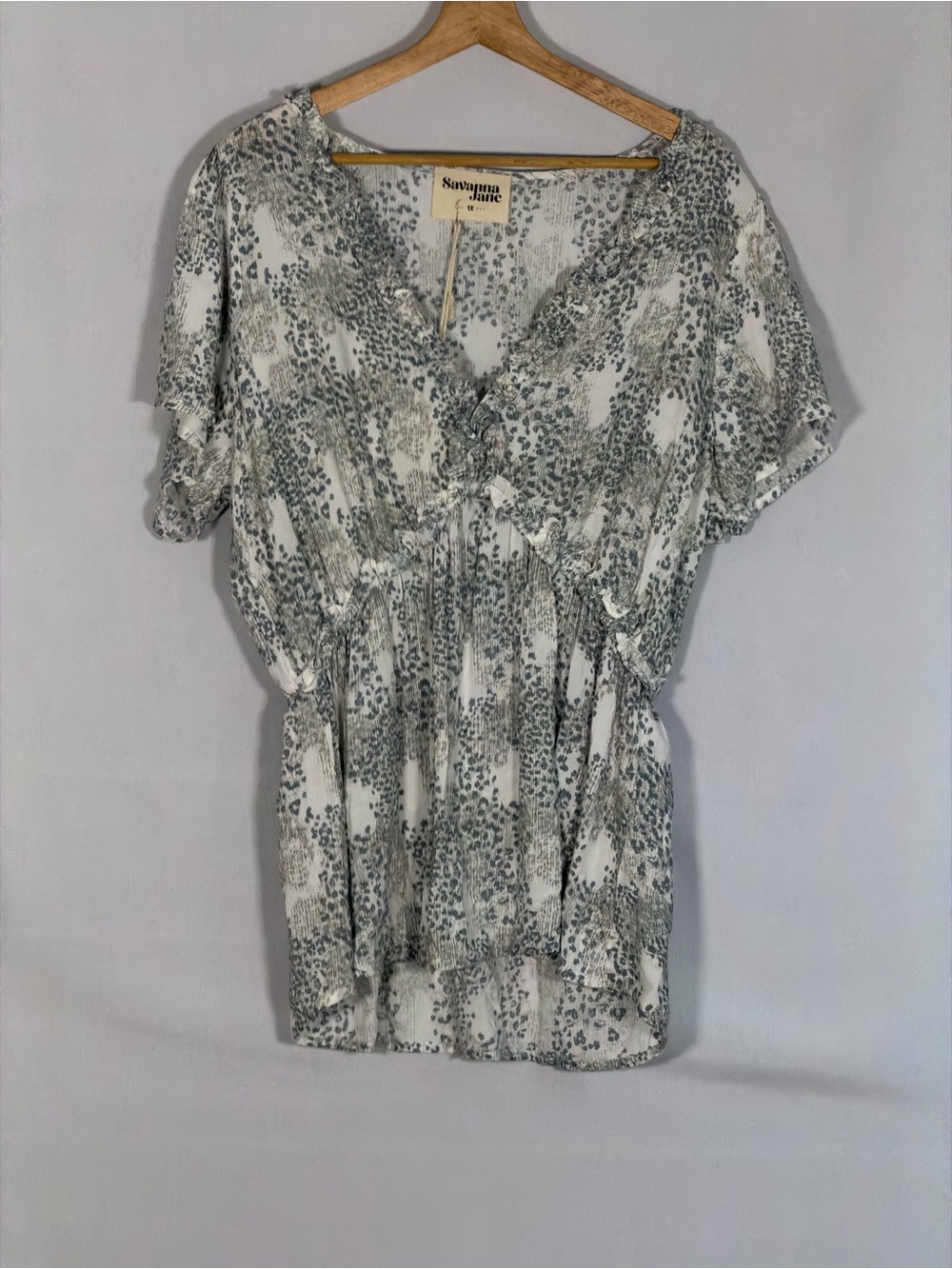NWT Savanna Jane Plus 1X Gray Animal Print Ruffle Babydoll Boho Blouse